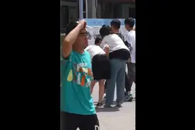 光山最美老师：背起高考学生，送进考场图片