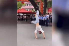 武术生高考结束空翻出场，网友：文武双全视频封面