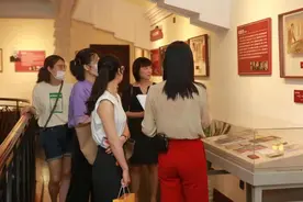 200张珍贵黑胶唱片，等你来听红色歌曲图片