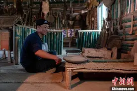 西藏墨脱最后的猎人：20年间从原始狩猎“快进”到现代农村生活图片