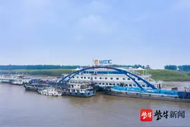 长江南通段首家水上绿色航运综合服务区投运！打造“高大上”水中步行街图片
