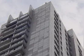 一户人家三次动迁，兄弟俩却为一套60平的小房子互不相让？图片