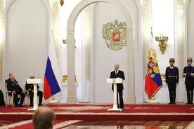 俄罗斯总统普京祝贺俄人民“俄罗斯日”快乐图片