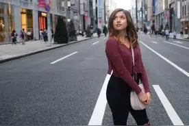 女孩子打游戏最棒了！超人气美女主播Pokimane 私房照图片