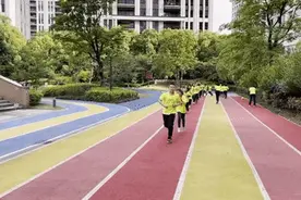 秀秀我家的体育课｜长江实验小学：有一个学生跑团，一周五练，人人可以参加图片