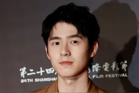 不愧是“刘顶流”！摄影师为了拍刘昊然竟然“吵”了起来图片