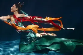 被“偶像”华春莹点赞！“水下洛神”何灏浩：发出了土拨鼠尖叫图片