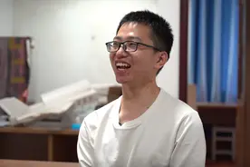 脑瘫大学生刘鑫获8项国家级专利：“不认命，认命就输了”图片