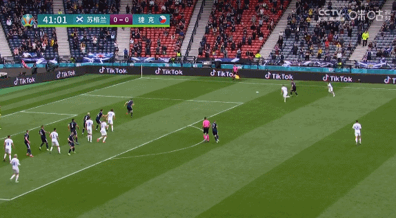 欧洲杯历史最远进球！捷克2-0苏格兰，希克中场吊射破门