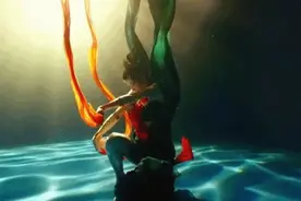 “水中洛神”火了！“90后”的她来自广州图片