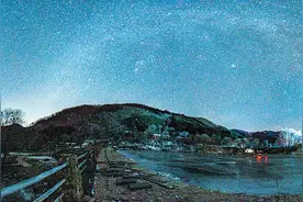 “星空小镇”迎客图片