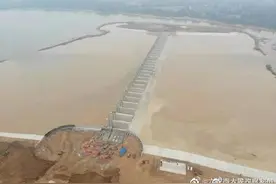 淠河六安市城南水利枢纽工程顺利实现过流 水下工程正式通水图片