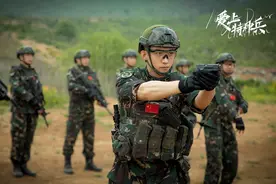 黄景瑜：拍《爱上特种兵》撞上体重巅峰，钟爱军旅戏看阅兵都会哭图片
