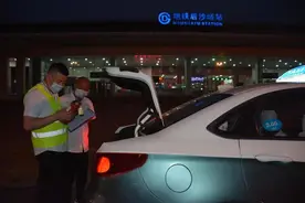 顺义出租车提供拼车服务 打压“黑车”、“黑摩的”生存空间图片