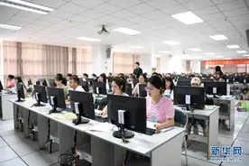 重庆市高考阅卷有序进行图片