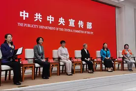 今天，她们代表2500多万女党员，讲述姐姐们如何乘风破浪图片
