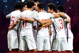 国足杀入世预赛12强，武磊展现球星气质，主帅李铁：如果我有20个武磊……图片