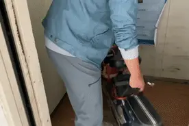 机器人识别！防止电瓶车进电梯有妙招