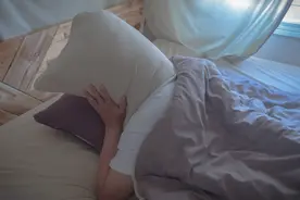 成人鼾症的危害有哪些？视频封面
