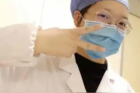 电工师傅意外触电，两位女大学生施救成功图片