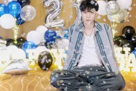 范丞丞晒照庆21岁生日 被气球和泡泡包围浪漫唯美图片