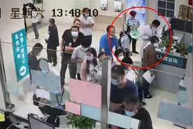 男子盗窃“白大褂”假扮医生行骗，多次跨省作案，且一个城市只“下手”一次图片