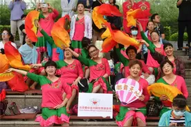 东城区第九届广场舞大赛开启 近千名爱好者参赛图片