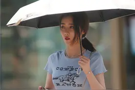 夏日炎炎重庆美女清凉出行图片