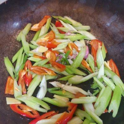 美味签到——吃过都说好的西芹炒牛肉