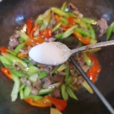 美味签到——吃过都说好的西芹炒牛肉