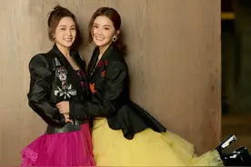 蔡卓妍晒与钟欣潼蛋糕裙合照 姐妹互动亲密有趣图片