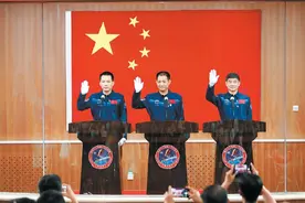 神舟十二号载人飞船升空！聂海胜、刘伯明、汤洪波三人组成飞行乘组图片
