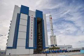 火箭设计师眼中的逃逸塔：是载人火箭的标志，希望它永不启用图片