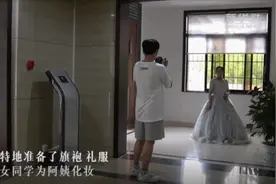 感动！“阿姨，毕业前，我可以叫你一声妈妈吗？”图片