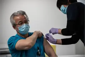 日本新冠疫苗接种乱象：医护使用已用过的注射器进行接种图片