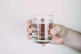 正确喝水 这几件事要记牢图片