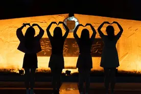 毕业季来临，西南交大学生把“情书”写进毕业论文图片