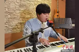 香港青年创作歌曲《百年之路》抒怀：我爱祖国，也拥护国家的执政党图片