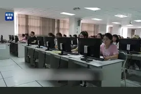 高考试卷怎样打分？探秘全封闭管理的高考评卷场什么样