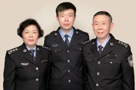 皇岗边检站民警父子的爱与传承：长大后我就成了你图片