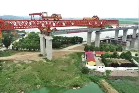 主桥最后一片钢箱梁架设成功 孟州黄河大桥年底就通车啦图片