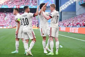 比利时2-1逆转战胜丹麦 提前晋级16强图片