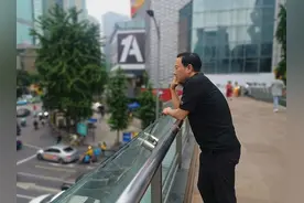谭乔：半生烟火，待出离图片