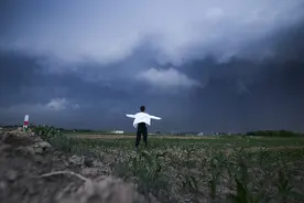 追风暴的人：“追风暴像一种音乐，在最高潮处戛然而止”图片