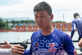 雕刻高手也是操桨好手 吴信平：“三连冠”龙舟队领头人图片