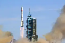 一支穿云箭，出征叩苍穹图片