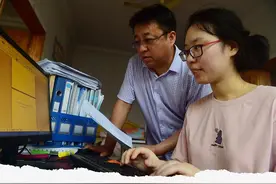 图片故事｜平凡的光辉：“我”与父亲的故事图片