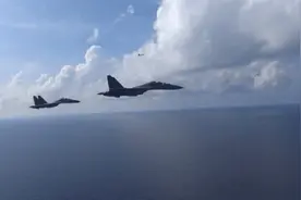 我空军飞行员驾驶战机双语喊话成功驱离外军机，现场录音首次公开图片