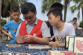四川内江这个“集市”好吃好玩的都有 卖的全是“非遗”图片