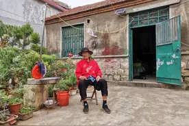 海报直击｜迟到半个多世纪的拥抱！90岁父亲寻子58年：再相见时父子都已白头图片